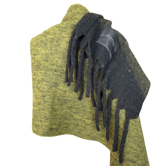 AllSaints Ombré Blanket Fringe Scarf Khaki Green OS - Picture 3 of 8